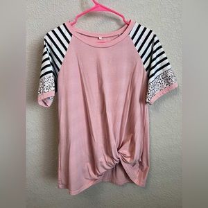 Boutique “a touch of leopard” tee -nwot! Womens medium